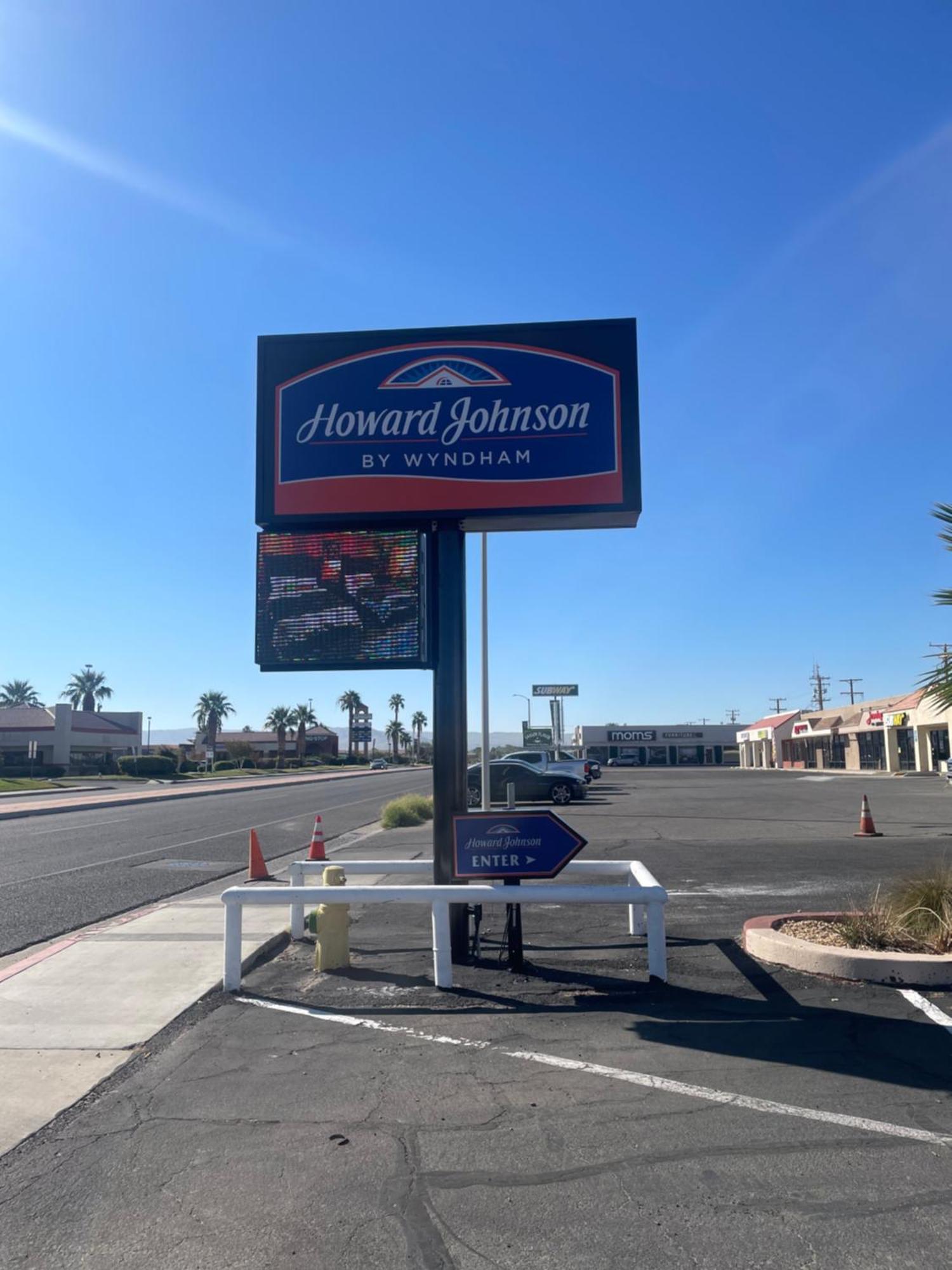 Howard Johnson By Wyndham Ridgecrest, Ca Motel 2*