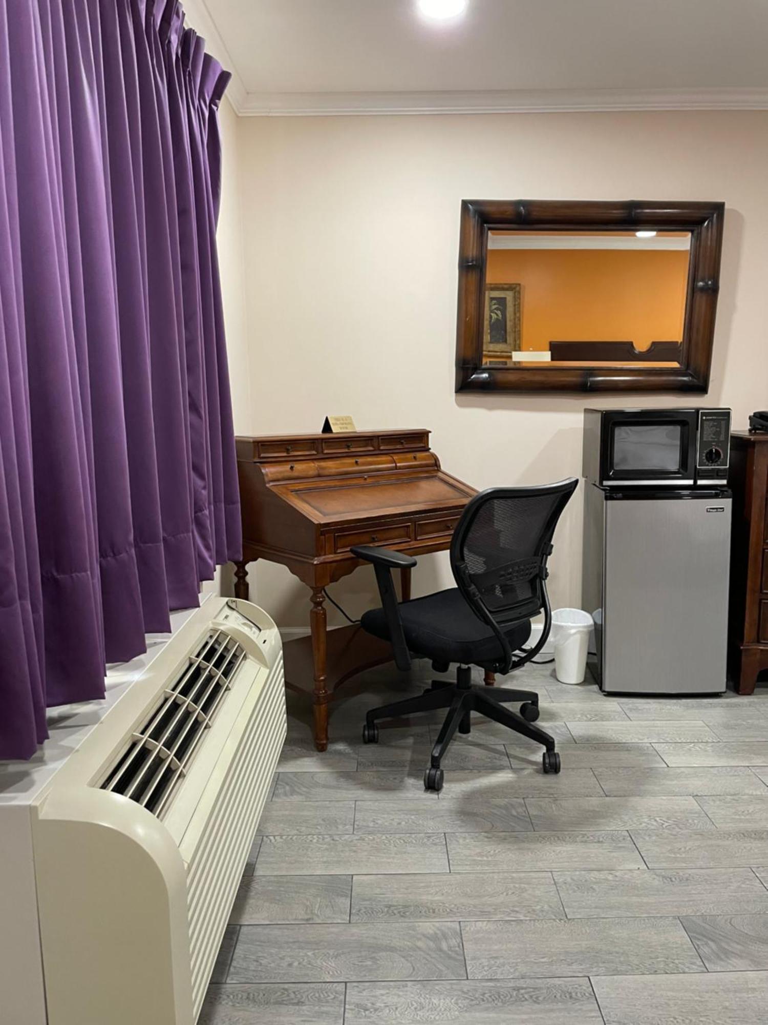 Howard Johnson By Wyndham Ridgecrest, Ca 2* Ridgecrest