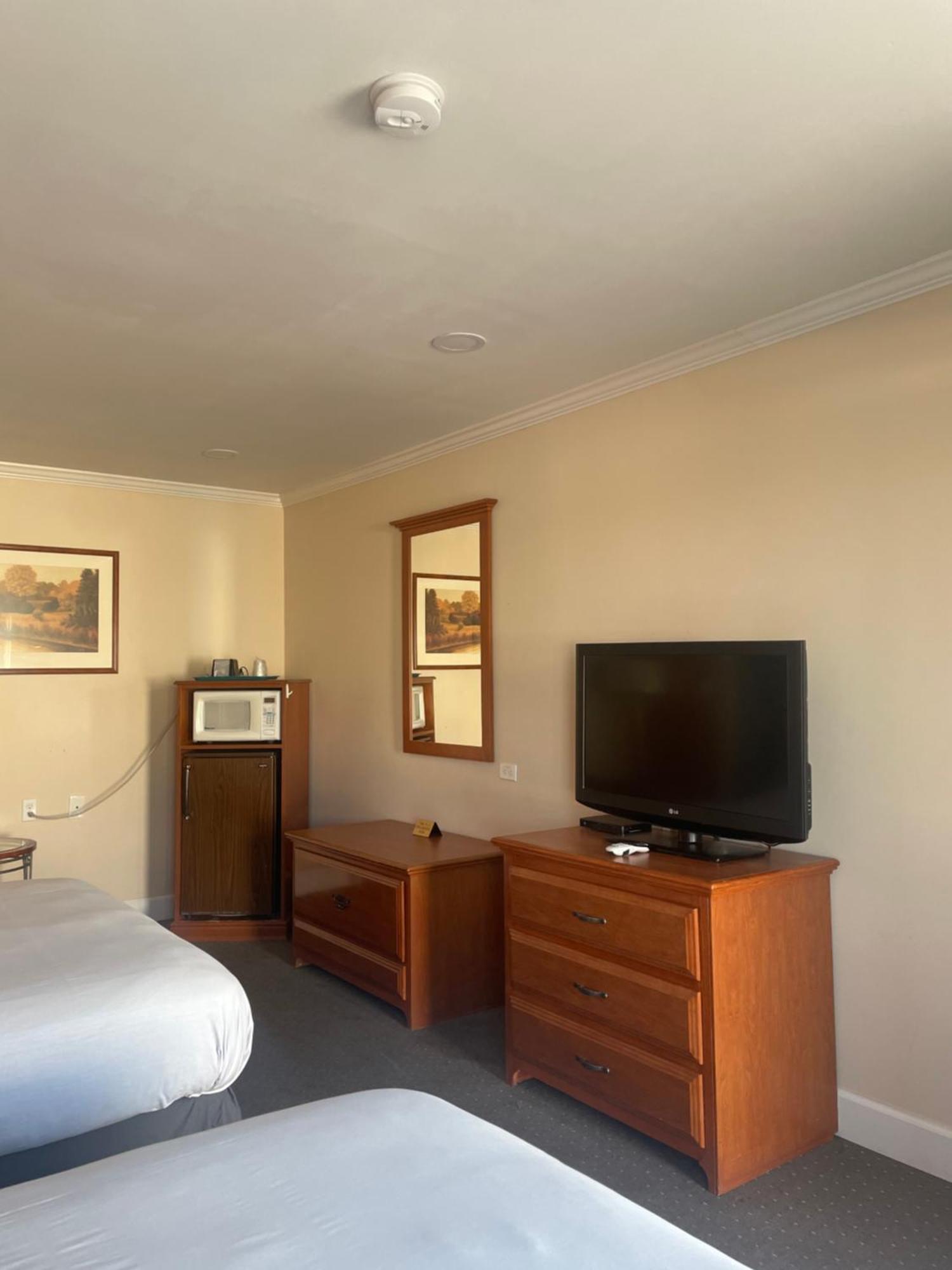 Motel Howard Johnson By Wyndham Ridgecrest, Ca 2*