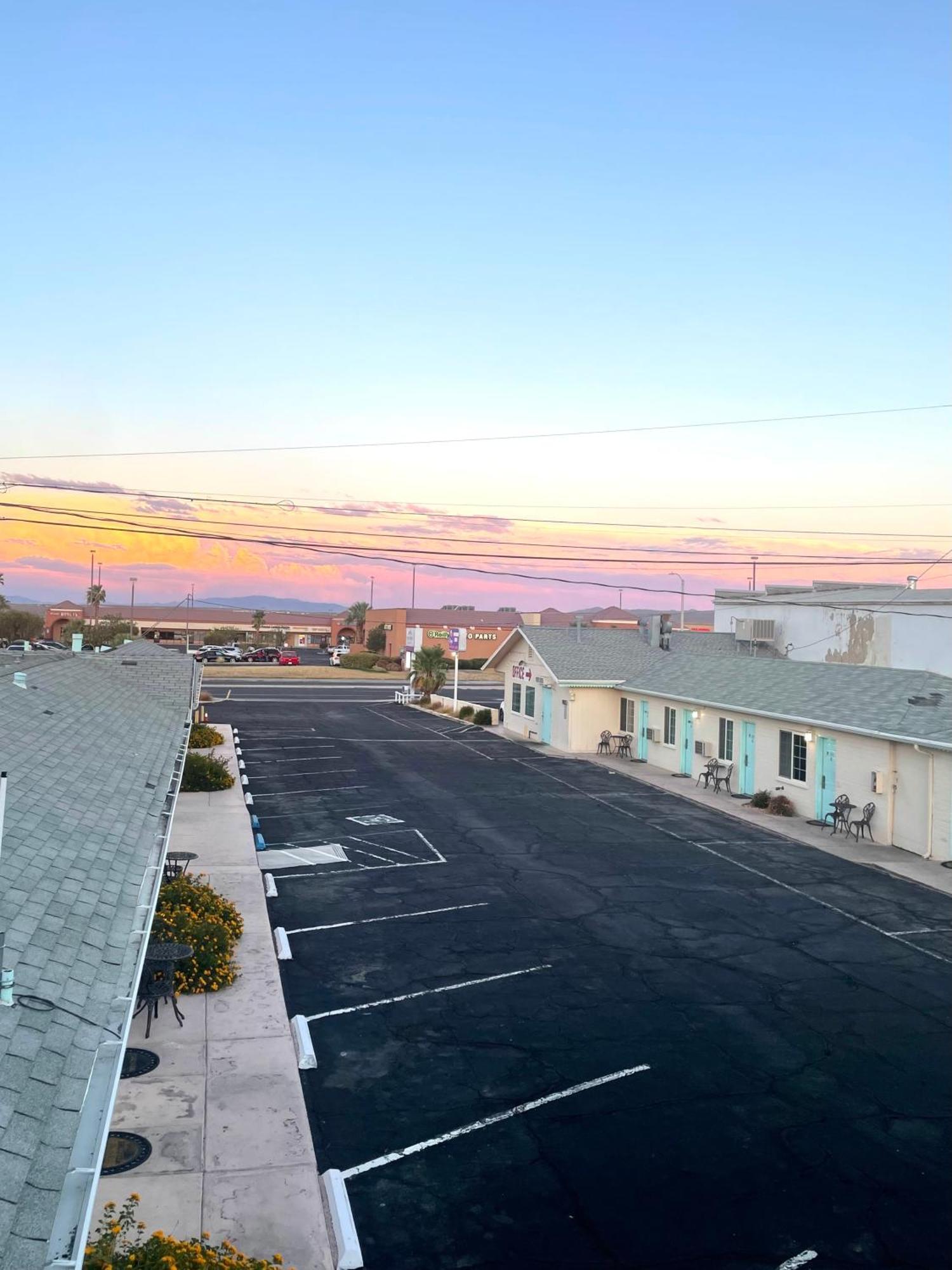Howard Johnson By Wyndham Ridgecrest, Ca