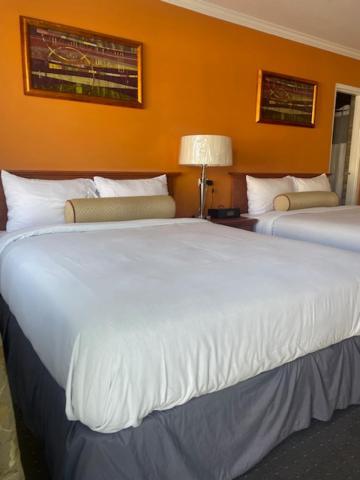 Howard Johnson By Wyndham Ridgecrest, Ca