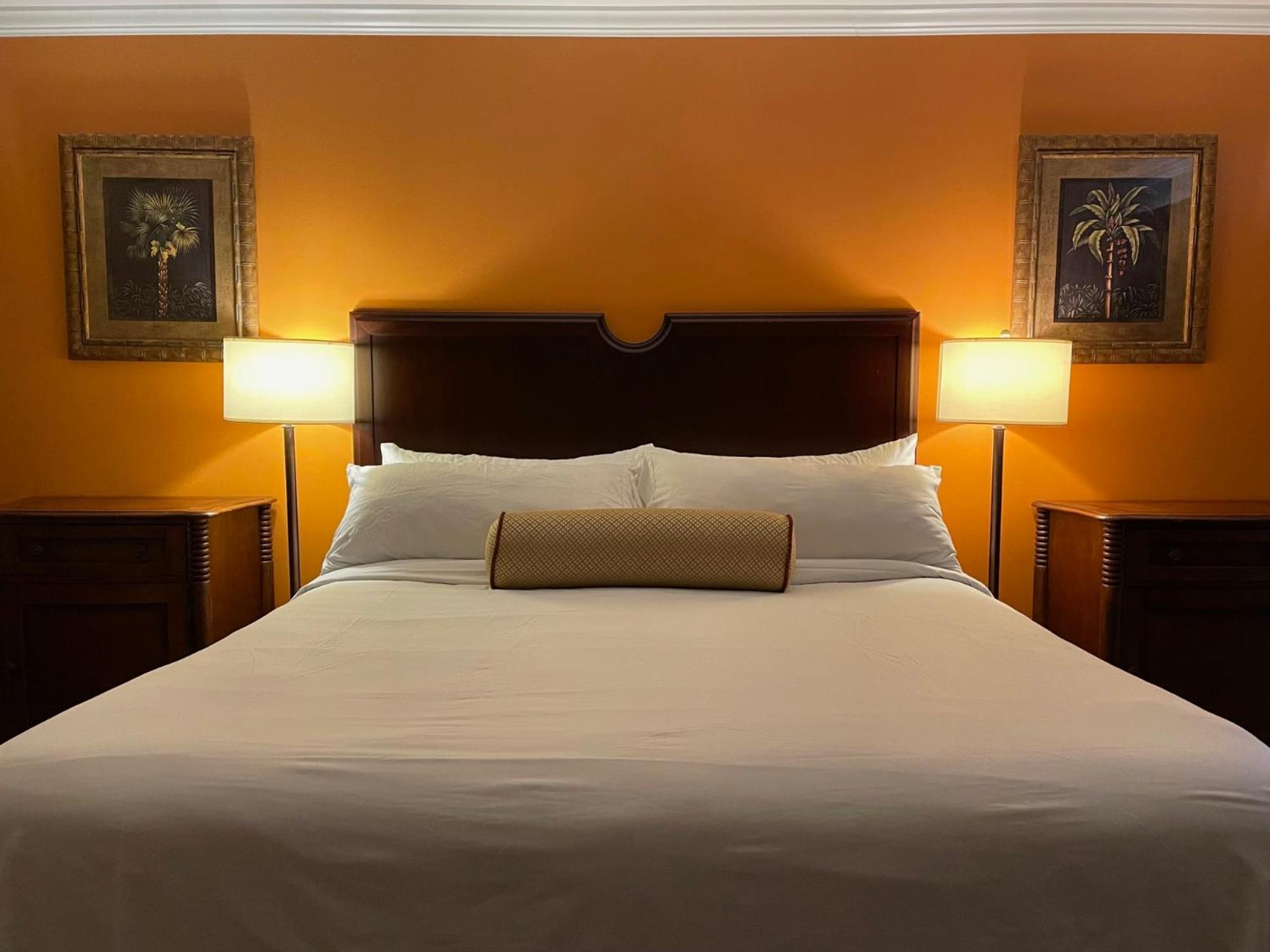 Howard Johnson By Wyndham Ridgecrest, Ca 2*