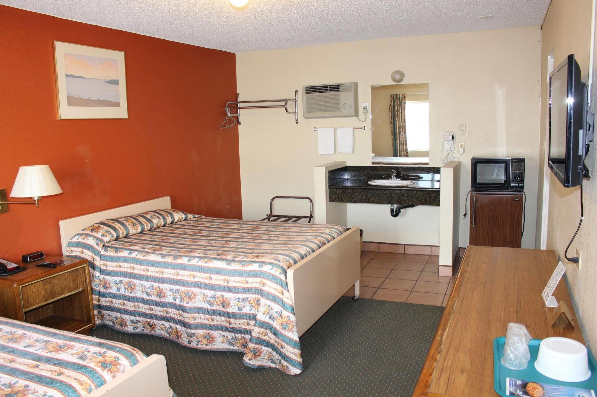Motel Howard Johnson By Wyndham Ridgecrest, Ca